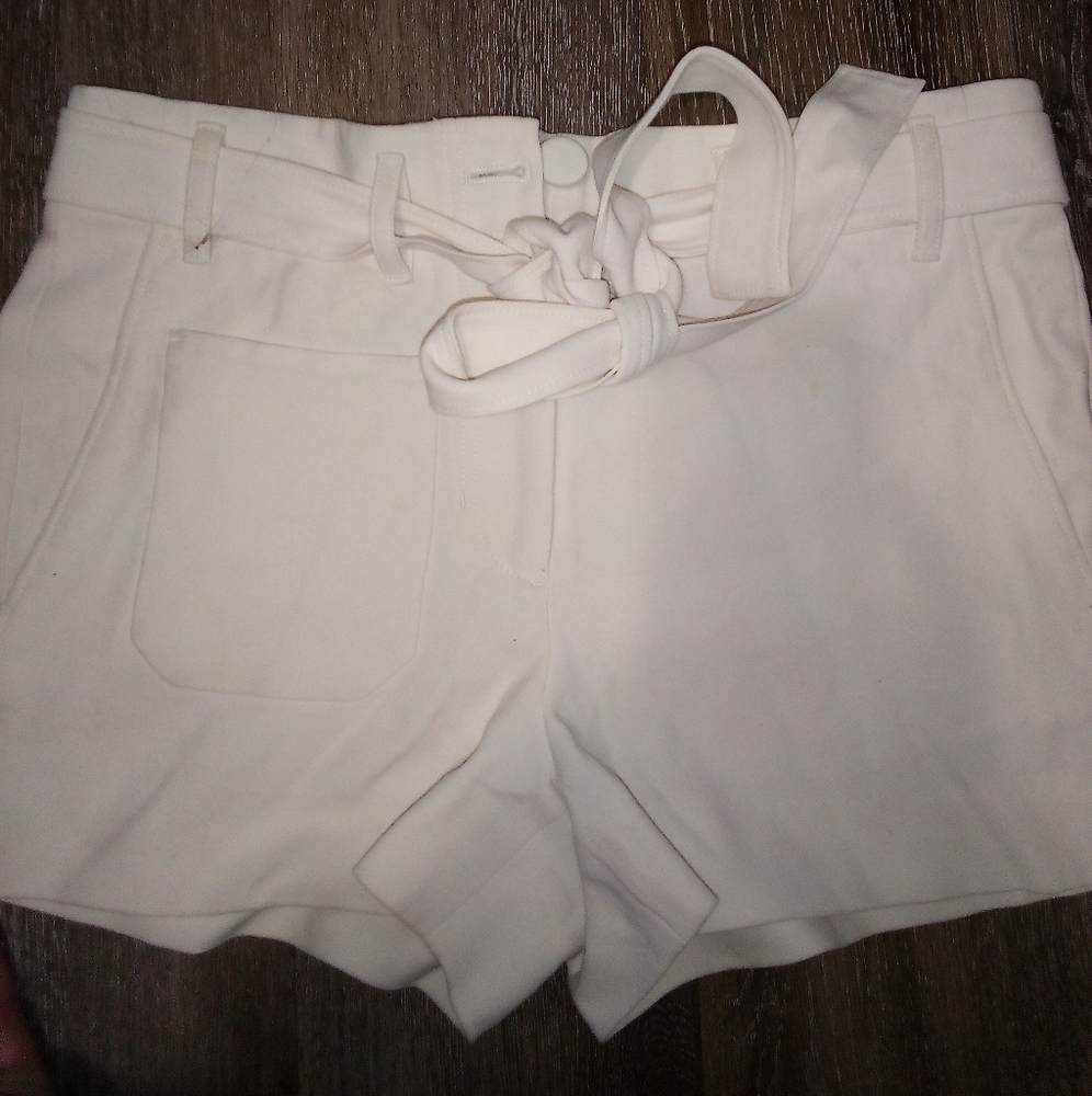 🌁 GUC: HELMUT LANG, OFF WHITE SASH TIE ONE POCKET SHORTS.